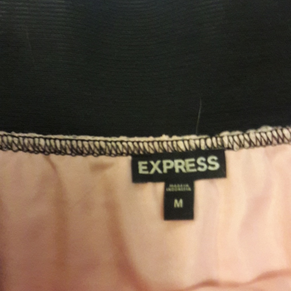 Express Pink Ruffled Mini Skirt - Picture 2 of 3